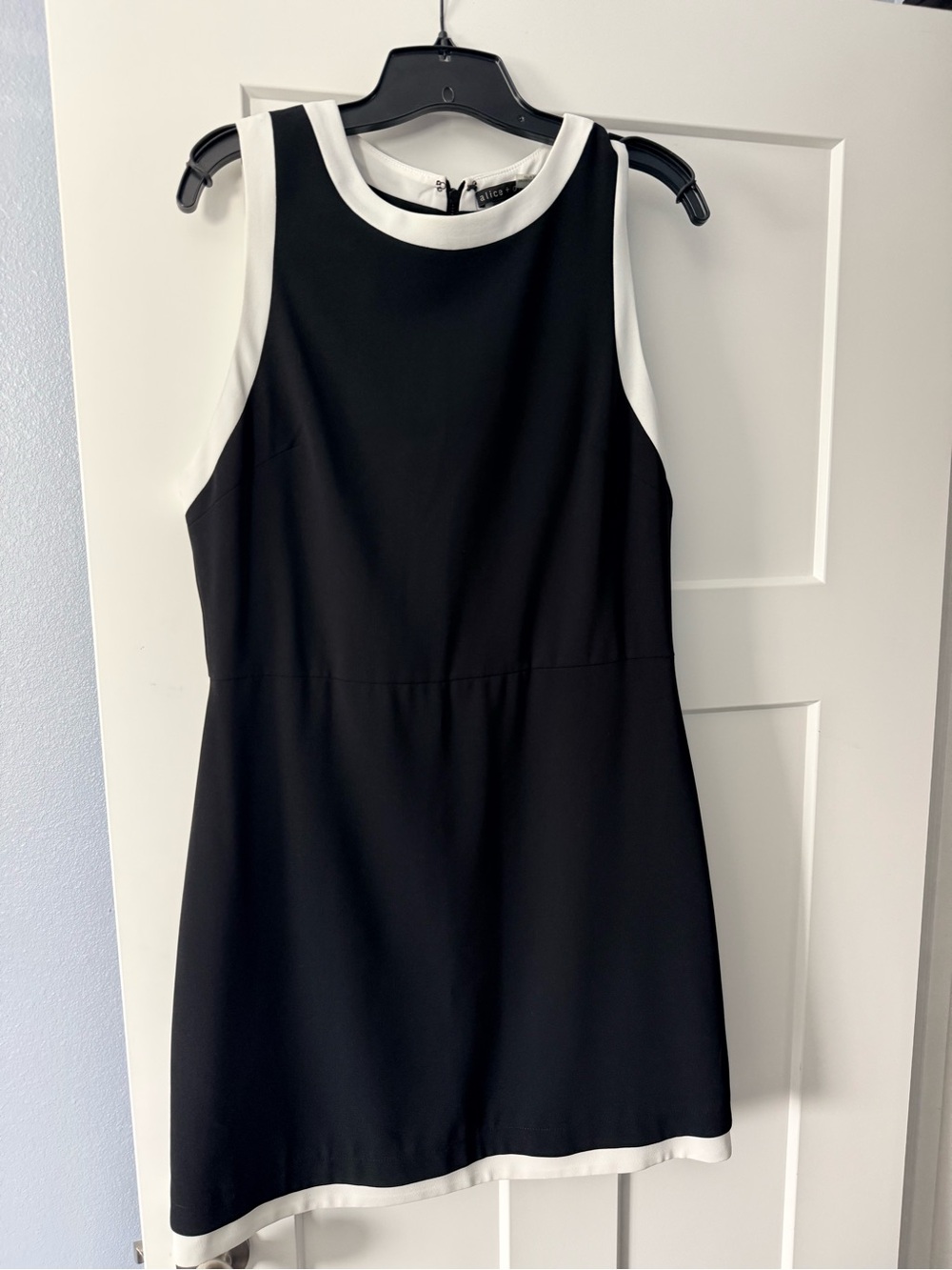 Alice + Olivia Black and White Sleeveless Mini Shift Dress with Contrast Trim